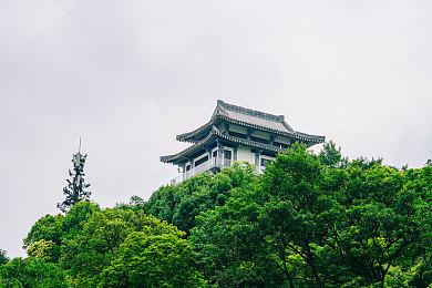 新款Xbox Series X主机采用了更小的SoC芯片 性能不变发热量更小